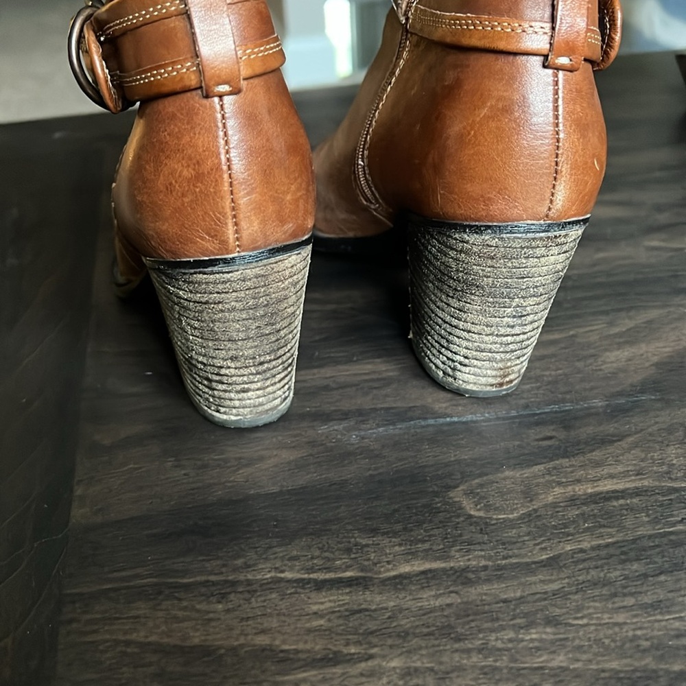 Sofft all leather tobacco, brown ankle boot - Picture 4 of 7